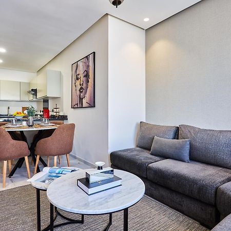 Sleek And Modern 2-Bed Unit In Downtown Casa Casablanca Exterior foto