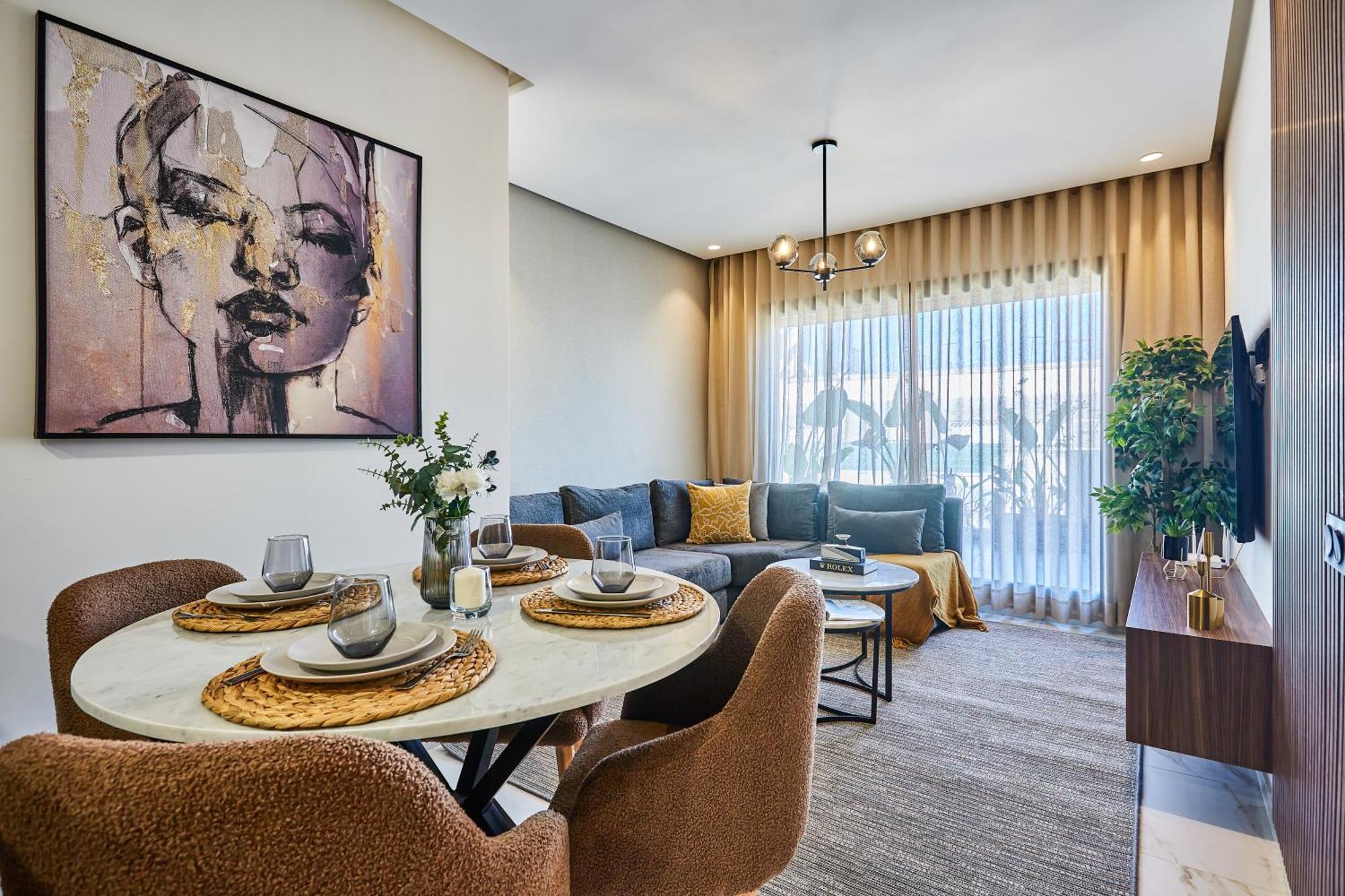 Sleek And Modern 2-Bed Unit In Downtown Casa Casablanca Exterior foto