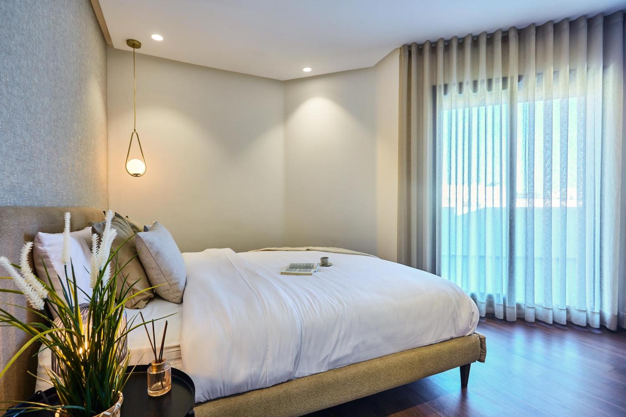 Sleek And Modern 2-Bed Unit In Downtown Casa Casablanca Exterior foto